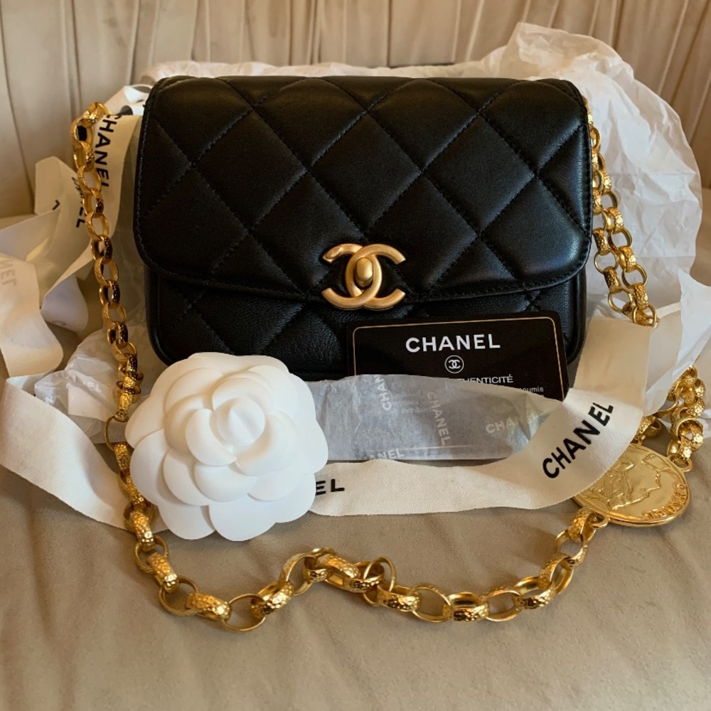 Chanel 20A brand new, black flap bag